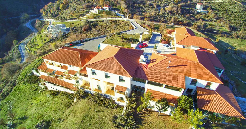 Avaris Hotel Karpenísion エクステリア 写真